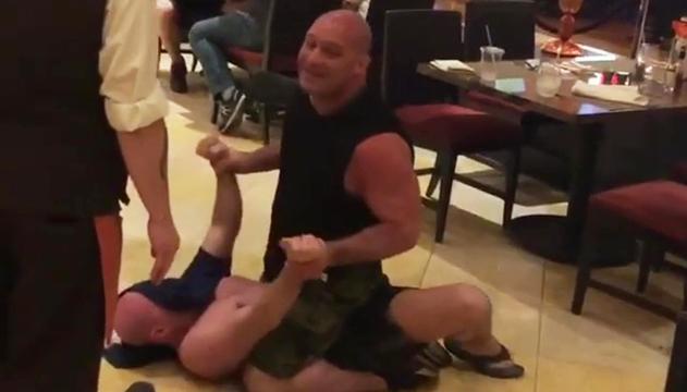 Ubriaco minaccia camerieri...e l'uomo sbagliato