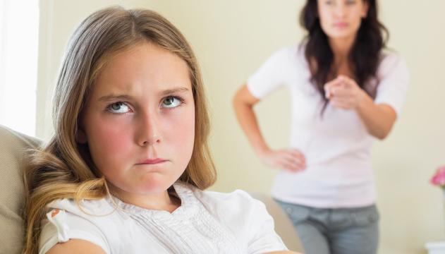 Ecco cosa succede al cervello di tuo figlio se non gli dai delle regole