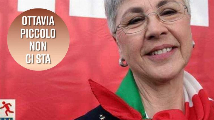 Portare un fazzoletto al collo è reato?