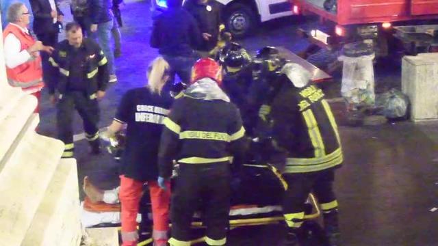 A Roma cede scala mobile, il soccorso dei feriti