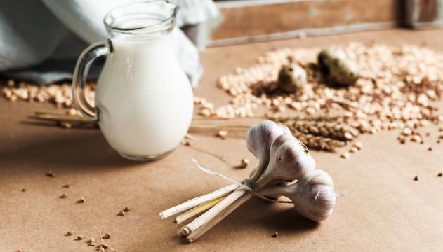 Latte d'aglio: un toccasana per salute. Ecco come prepararlo