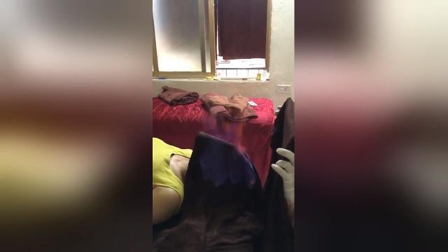 Trattamenti di bellezza: la maschera facciale va a fuoco