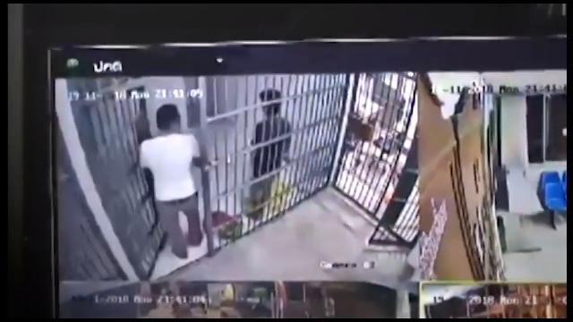 La grande fuga: inganna la guardia e scappa dalla prigione