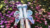 Il nuovo must have sono le scarpe con ali di farfalla