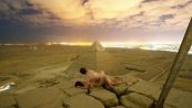 Simulano sesso sulla piramide: scoppia la polemica