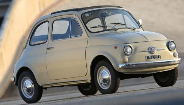 La Fiat 500 diventa un'opera d'arte al Moma di New York