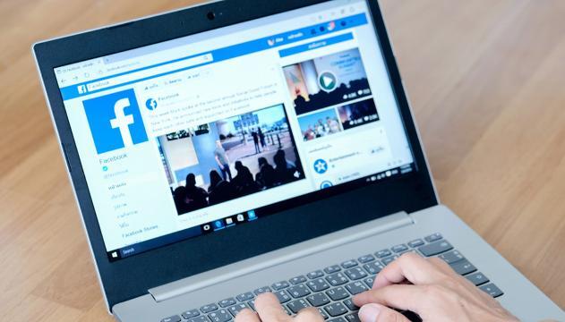 Come rimuovere le foto da Facebook