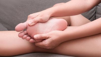 Mal di piedi? Ecco il massaggio perfetto di due minuti