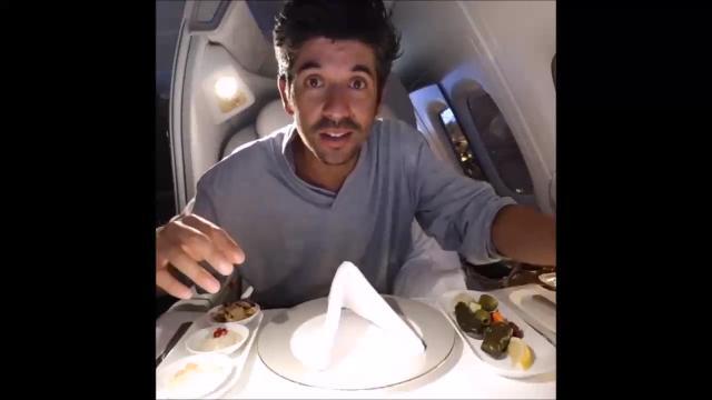 Coccole e una doccia a 11mila metri: ecco come si viaggia in prima classe Emirates