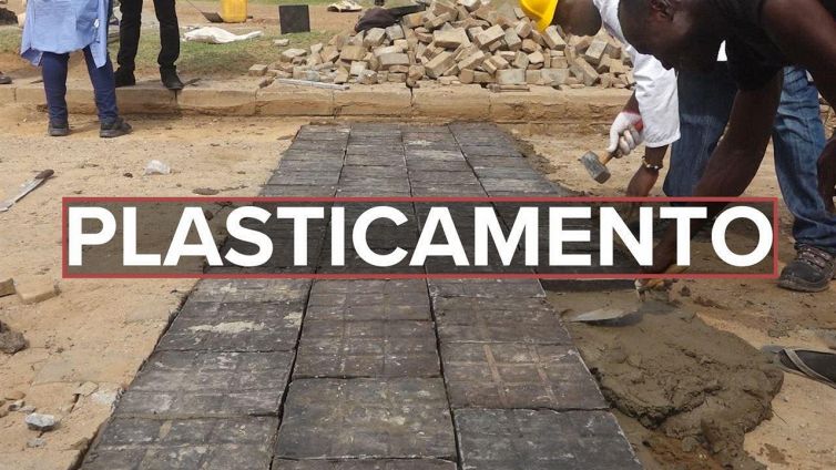 Guideremo presto su strade di plastica?