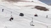 92enne invade le piste di sci con il suo suv