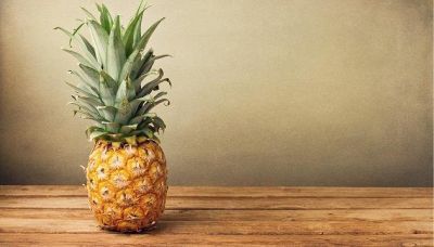 Ecco come va mangiata l’ananas