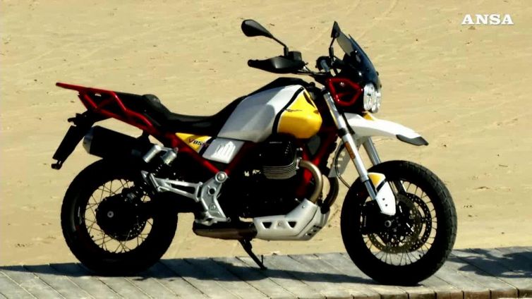 Moto Guzzi svela V85TT, la 'classic enduro' votata al turismo