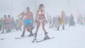 In bikini sulle piste da sci