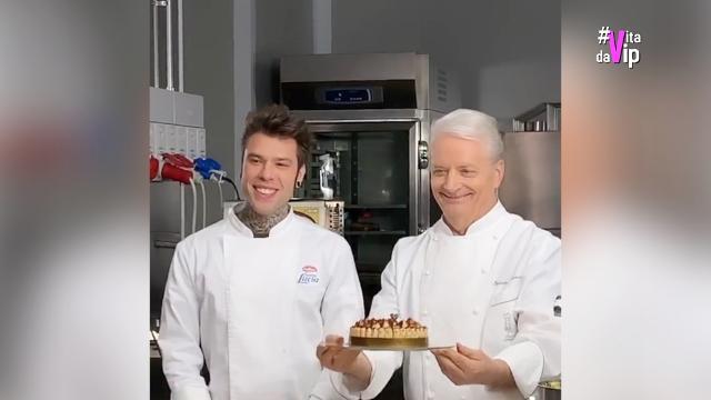 Fedez a lezione di tiramisù dallo chef pasticciere Iginio Massari