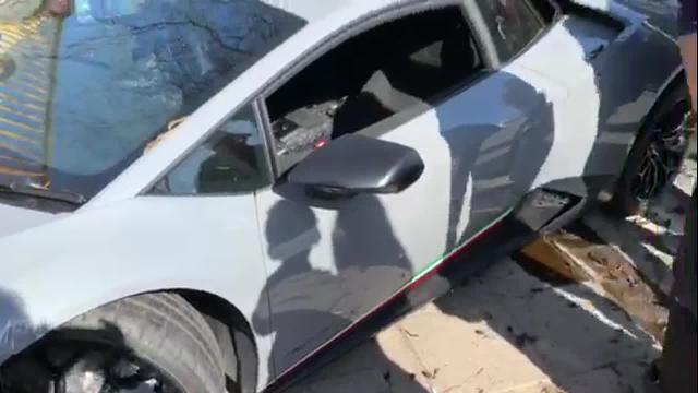 Fa il 'fenomeno' e si schianta con la Lamborghini da 300mila euro