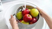 Pesticidi: come lavare frutta e verdura prima di consumarle