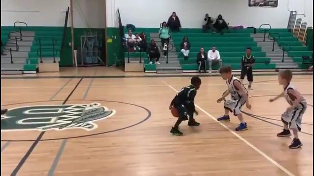 A sette anni è già un campione di basket