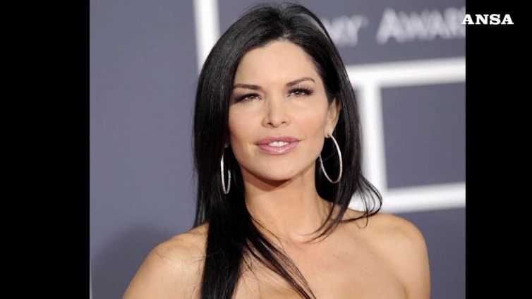 Bezos, la nuova compagna Lauren Sanchez chiede il divorzio