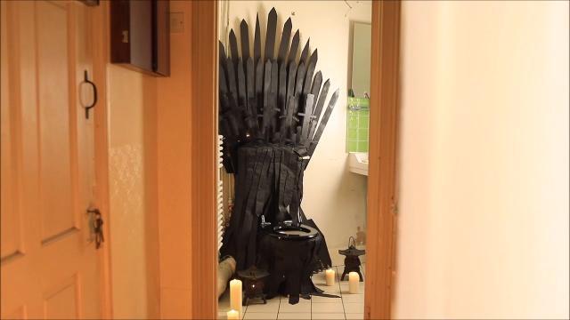 Quando la passione per 'Il trono di spade' arriva fino in bagno...