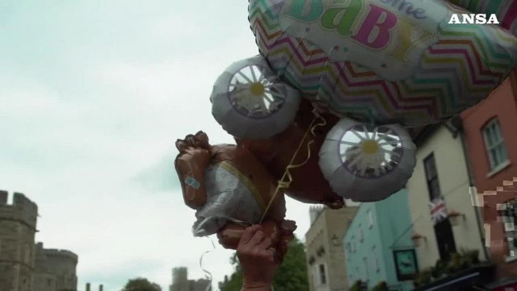 A Windsor il banditore annuncia la nascita del Royal baby
