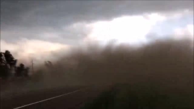 Nel cuore della tempesta: travolto dal tornado