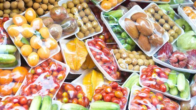 Perché produciamo così tanta plastica?