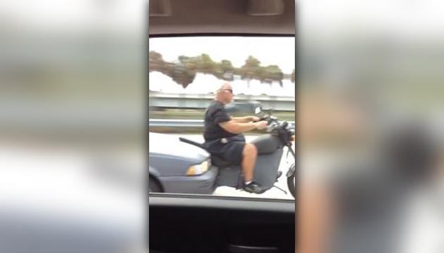 Auto o moto? Perché scegliere quando puoi avere entrambe?