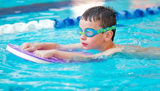 Sicurezza in acqua: 5 cose che ogni genitore dovrebbe sapere