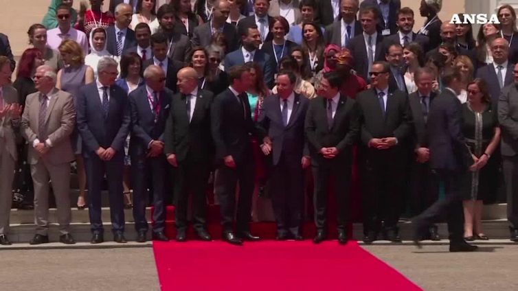 Macron: accendiamo il sogno Mediterraneo