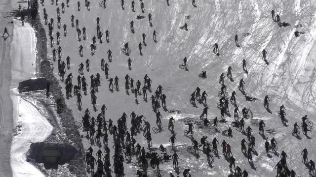 Montagna dell'Inferno, il mega incidente dei ciclisti