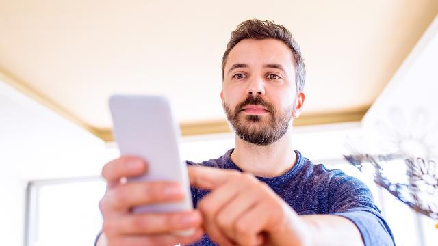 Vicino di numero: come funziona il nuovo tormentone estivo?