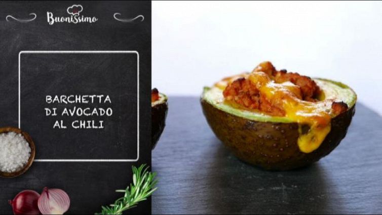 Barche di avocado con chili