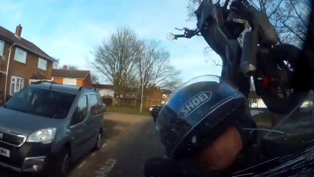 Ubriaco in moto: l'incidente è terrificante