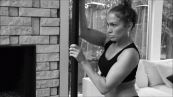 Jennifer Lopez, 50 anni e un fisico da pole dancer
