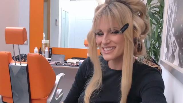 Michelle Hunziker si riguarda il debutto a 'Amici Celebrities'