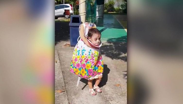 La bambina decapitata fa impazzire il web
