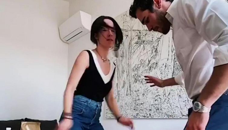 Aurora Ramazzotti, nuovo look con capelli corti (ma c'è il trucco)