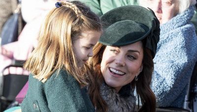 La principessina Charlotte riceve delle rose il giorno di Natale