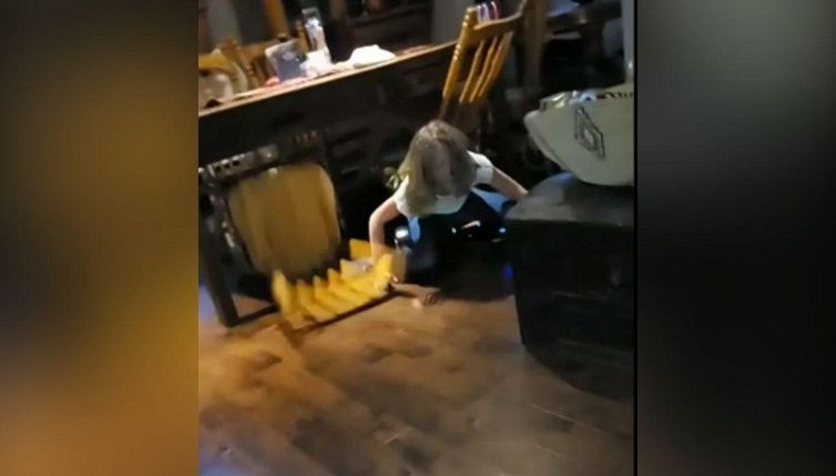 Gira, gira, gira e lo schianto è dietro l'angolo