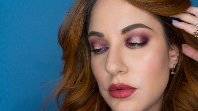Trucco bordeaux: Halo Smokey Eyes per occhi magnetici