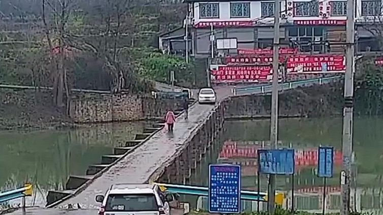 Ecco perché non dovremmo mai distrarci alla guida