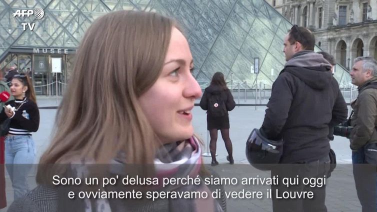 Coronavirus, chiuso il Louvre: la delusione dei turisti
