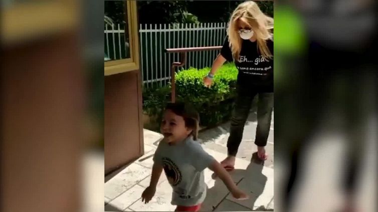 Mara Venier, l'incontro col nipotino è uno spasso