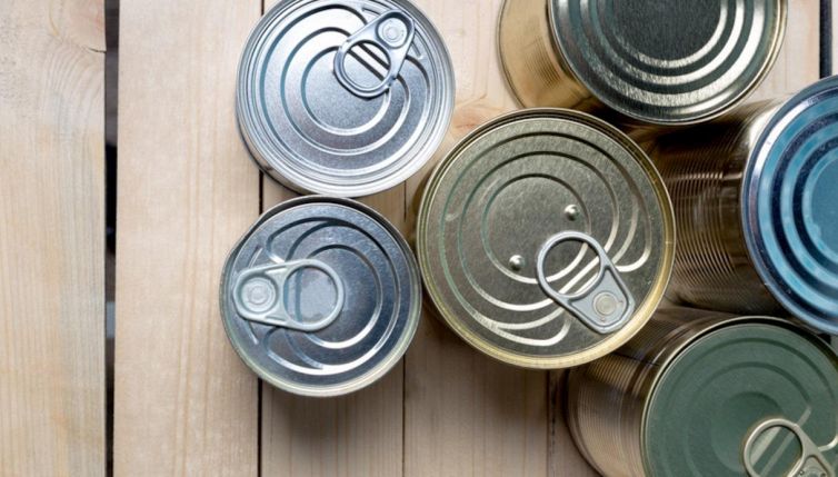 Non mangiare troppo cibo in scatola: ecco perché