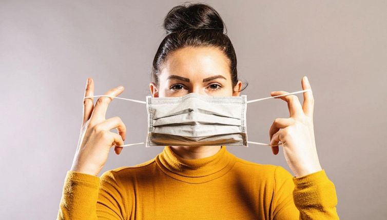 Maskne: cos’è l’acne da mascherina e come curarla