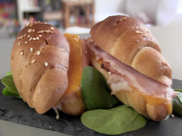 Videoricetta croissant salmone e cream cheese