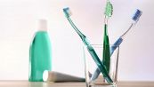 Come pulire lo spazzolino da denti: ecco il consiglio da seguire