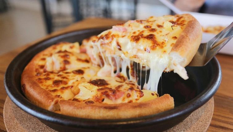 Saporita e croccante: hai mai fatto la pizza così?