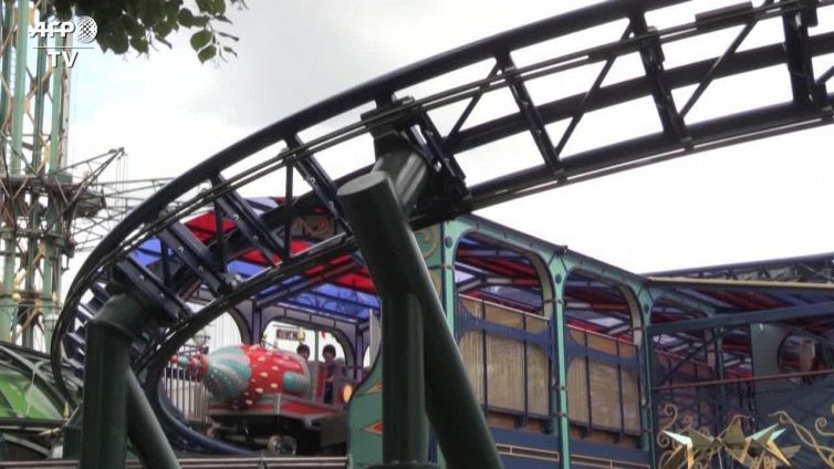 A Copenaghen riapre il famoso parco divertimenti Tivoli